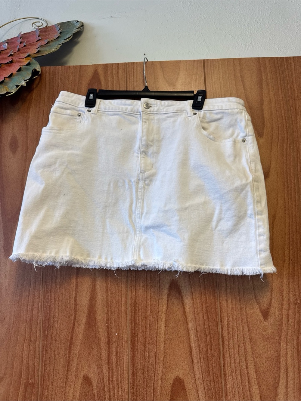 Michael Kors White Denim Skirt Distressed Raw Hem Size 14 Cotton Blend